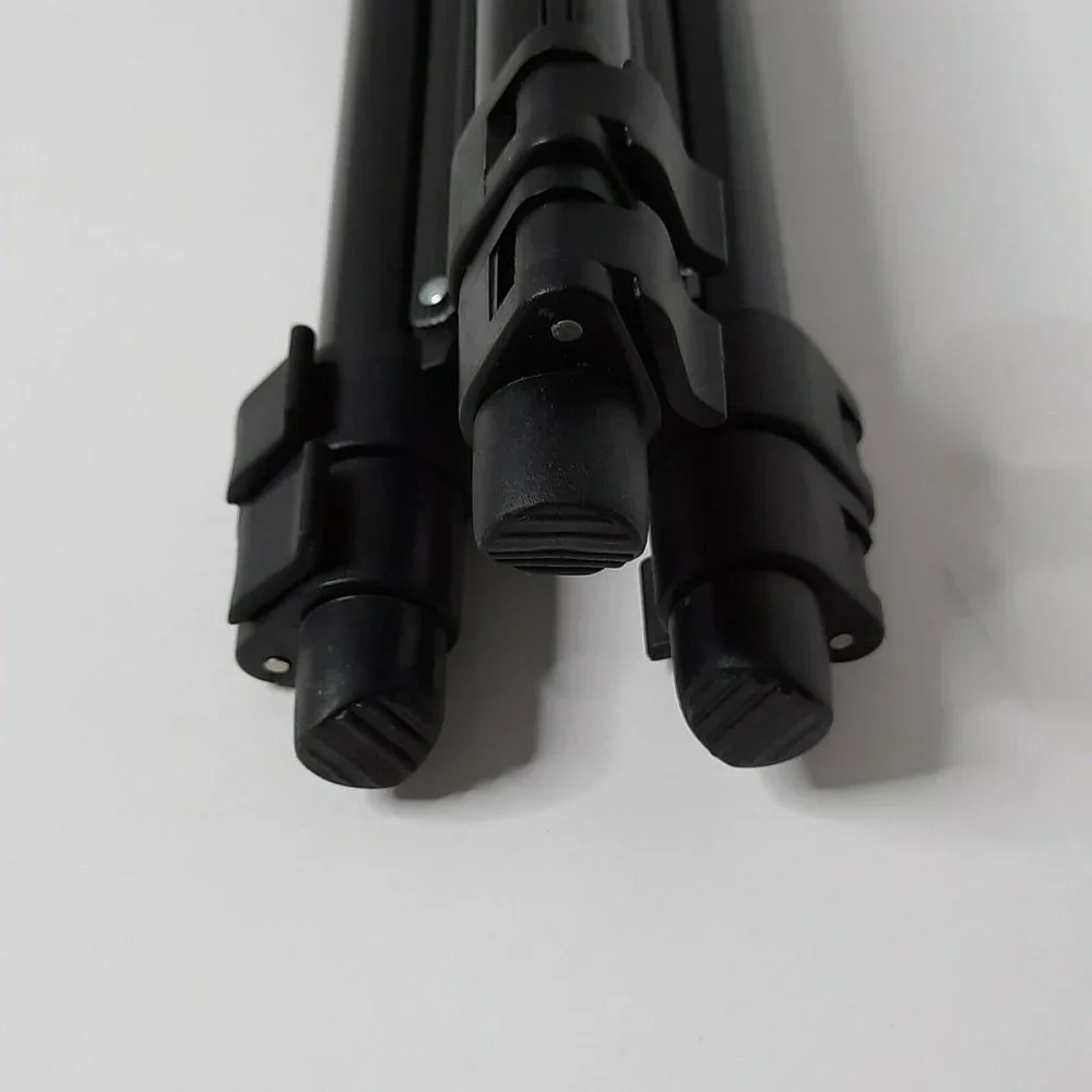 Polaroid Tripod Lightweight Durable 3 Section Legs upto 50” Black 2 Way Pan Head